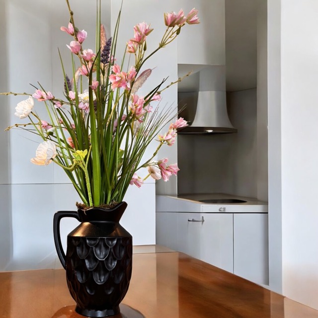 Kunstbloemen -Zwarte vaas boeket- Nepbloemen - kunstgras boeket