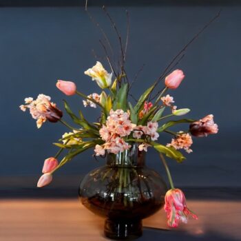 Kunstbloemen boeket - Trendy Glazen Vaas met Kunst tulpen – 60 cm Hoog | roze