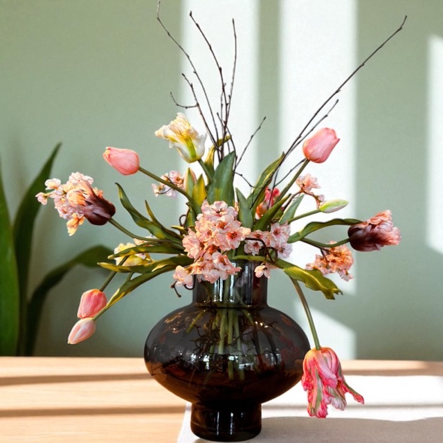 Kunstbloemen boeket - Trendy Glazen Vaas met Kunst tulpen – 60 cm Hoog | roze