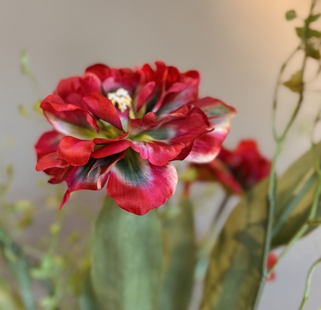 Eric Kuster stijl vaas met Franse Parrot kunsttulpen – Luxe kunstbloemen