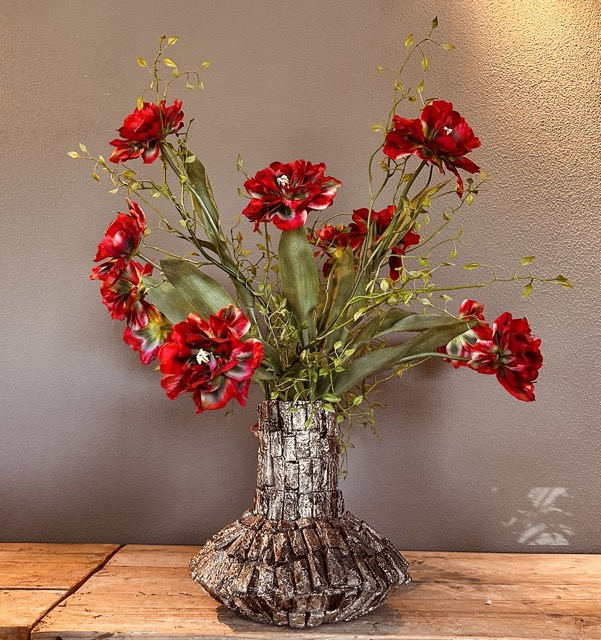 Eric Kuster stijl vaas met Franse Parrot kunsttulpen – Luxe kunstbloemen